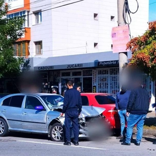 Trei mașini implicate într-un accident pe Bulevardul Unirii din Târgoviște