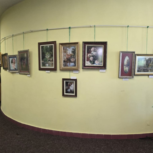 Expoziție inedită de tablouri din mărgele, la biserica Buna Vestire din Baia Mare