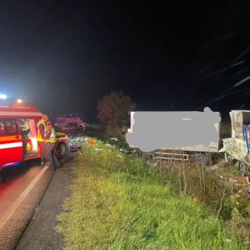 Accident mortal între autobasculantă și autocamion pe DN 13