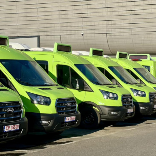 Consiliul Județean Sibiu reclamă întârzierea livrării a două microbuze electrice de la Aveuro International