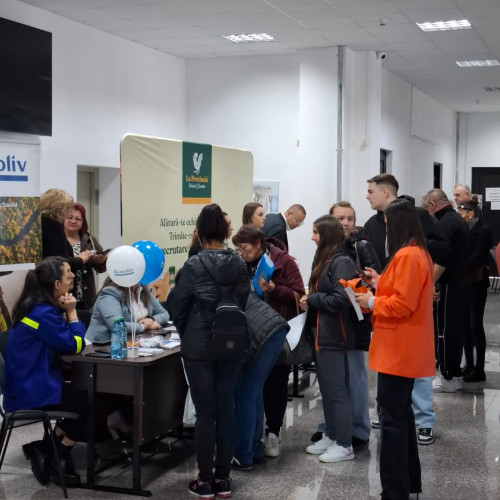 Bursa locurilor de muncă pentru absolvenți, organizată la Târgu Jiu de AJOFM Gorj