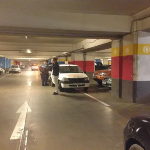 Clienții Auchan din Iulius Mall Cluj primesc două ore de parcare gratuită