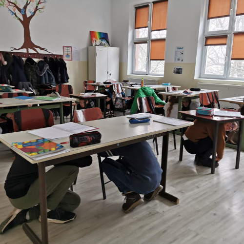 Exercițiu pentru cutremur în toate școlile din Neamț pe 13 octombrie