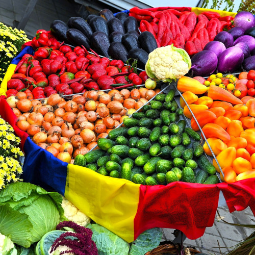 Centrul vechi din Botoșani găzduiește o piață volantă de produse agroalimentare românești