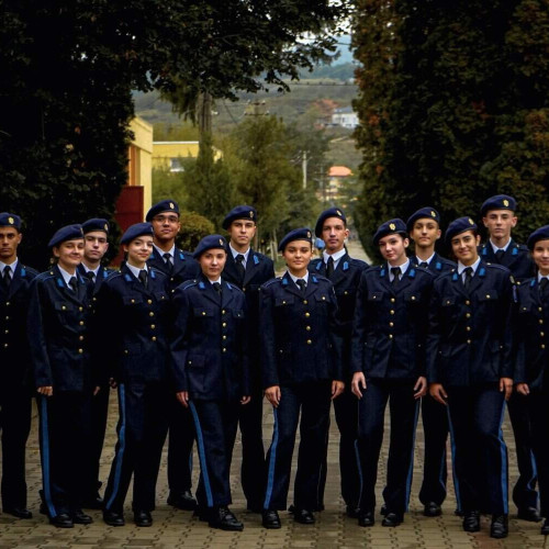 Șapte perechi de boboci concurează pentru titlurile Miss și Mister Boboc la Colegiul Militar din Alba Iulia