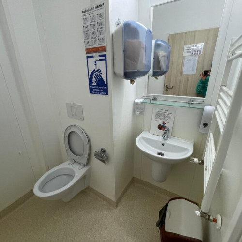 Chiuvetele în terapia intensivă trebuie amplasate în afara saloanelor, spune profesorul Apetrei