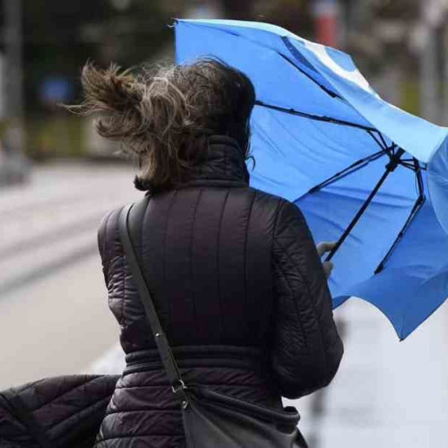 Cod roșu de vânt puternic în zonele montane din Caraș-Severin și Hunedoara