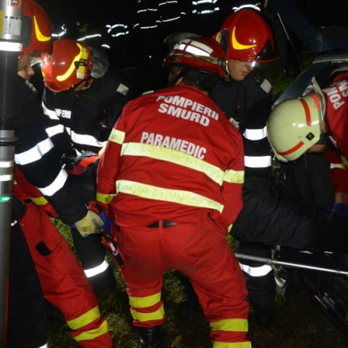 Patru tineri răniți într-un accident la Pechea provocat de depășirea riscantă