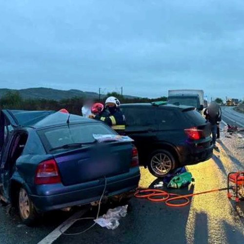 Impact mortal între Cluj și Gherla: șofer decedat și șase răniți în urma unui accident rutier
