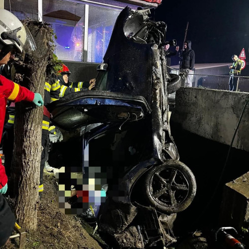 Patru tineri răniți după ce un șofer a ieșit în șanț pe strada Galați din Pechea