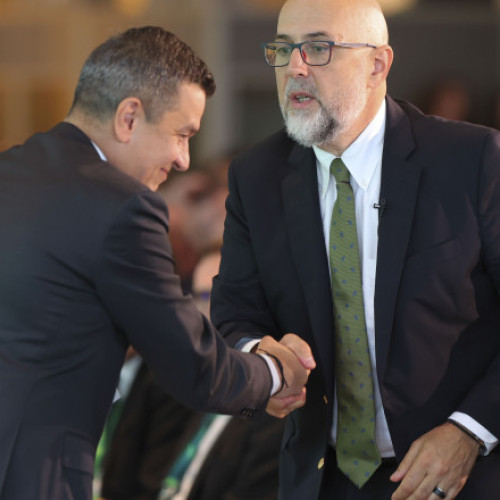 Sorin Grindeanu explică gestul de la congresul UDMR privind imnul secuiesc