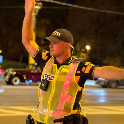 Acțiuni ale polițiștilor în mai multe orașe pentru menținerea ordinii și siguranței rutiere