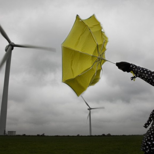 Cod roșu de vânt puternic în zonele montane din Caraș-Severin și Hunedoara