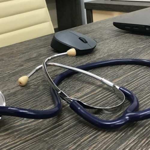 Medicul din Medgidia agresat de o femeie și fiicele acesteia