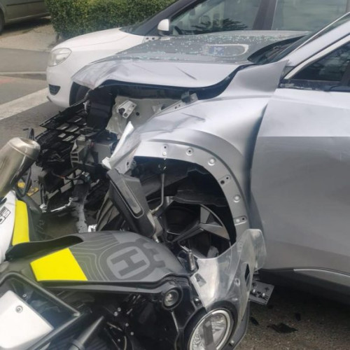 Accident grav pe strada Drubeta din Timișoara: coliziune între autoturism și motocicletă