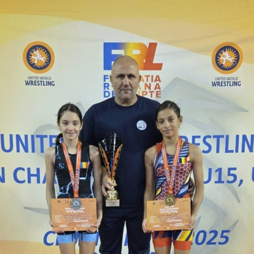 România lideră la Campionatul Balcanic de lupte U15 cu două medalii de la Cumpăna