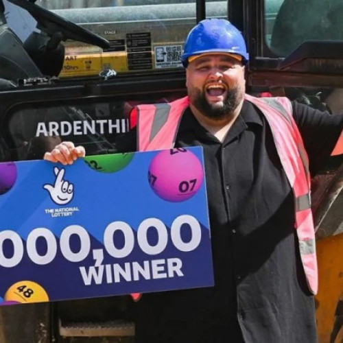 Un șofer de motostivuitor a câștigat un milion de lire și a suferit o embolie pulmonară după trei luni de petreceri