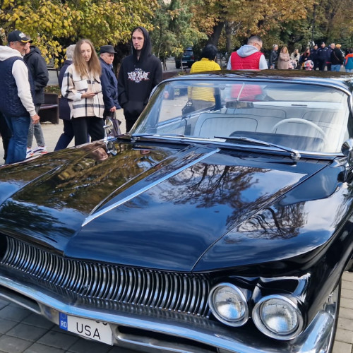 Buick Le Sabre din 1960, vedeta Retroparadei de la Botoșani