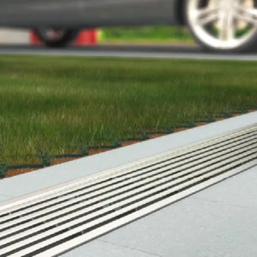 Locuitorii de pe strada Sitarilor din Cluj-Napoca sesizează zgomotul provocat de un grătar nefixat