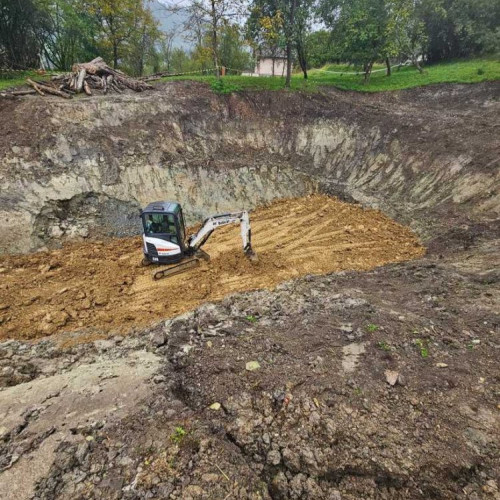 Încep lucrările pentru stabilizarea terenului prăbușit în localitatea Coștiui