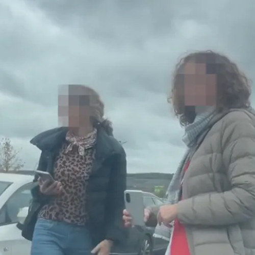 Conflict aprins între șofer și două femei pentru un loc de parcare la Vivo Cluj