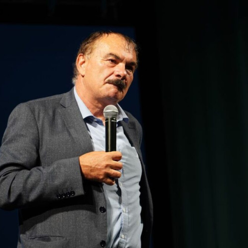 Efectele inteligenței artificiale asupra sănătății mintale a elevilor, discutate la Bistrița