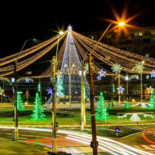 Primăria Galaţi pregătește o rețea electrică pentru luminițele festive de sărbători