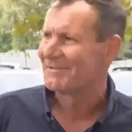 Bărbat declarat mort din greșeală timp de 25 de ani descoperă absența certificatului de naștere