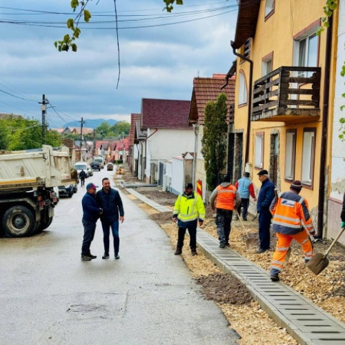 Lucrările de modernizare pe strada Cetății din Codlea sunt aproape de final