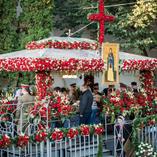 Peste 109.000 de credincioși au trecut pe la moaștele Sfintei Parascheva la Iași