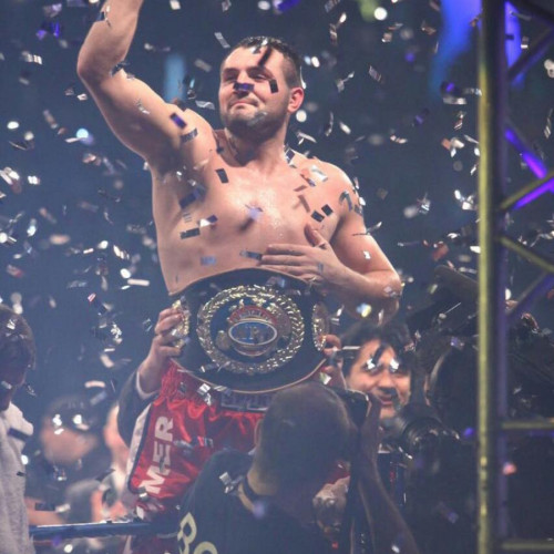 Christian Hammer învinge prin KO la gala de box Dracula Boxing Show de la Brașov