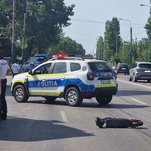 Băiat de 9 ani lovit de mașină în timp ce mergea pe trotinetă electrică