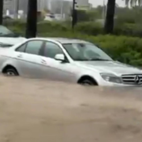 Ploi torențiale blochează turiștii și afectează traficul pe coasta mediteraneană a Spaniei