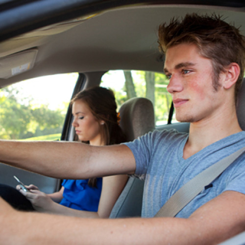 Tânăr prins băut și fără permis de conducere la volan, în Piatra Șoimului