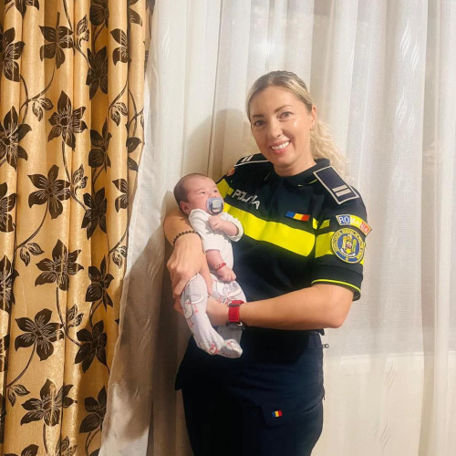 Polițista din Prahova salvează viața unui bebeluș în prag de noapte