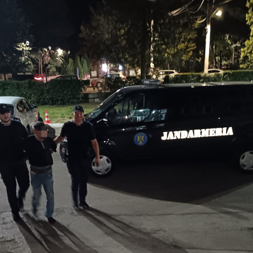 Un tânăr prins cu droguri în timpul unei intervenții a jandarmilor din Botoșani
