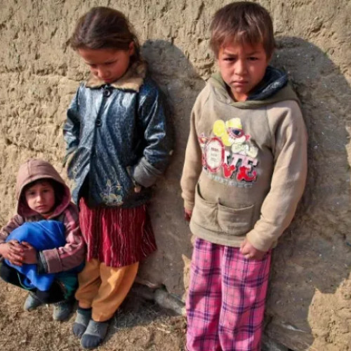 România, pe locul trei în UE la sărăcia copiilor, după Bulgaria și Spania