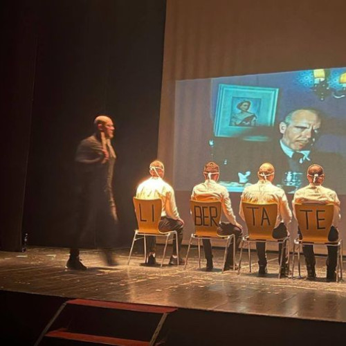 Deținuții din Bacău au jucat prima piesă de teatru "Libertate" în penitenciar