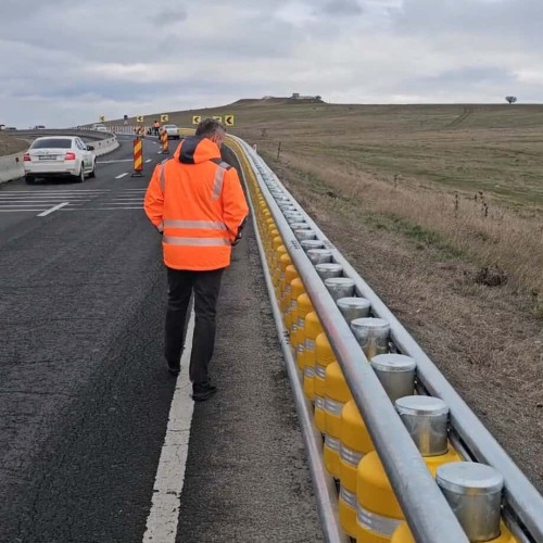 Trei firme românești concurează pentru un contract de parapete pe rulouri de 350 milioane lei