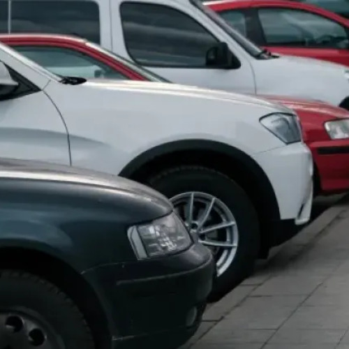 Șoferii din Cluj-Napoca blochează trotuarele prin parcări ilegale