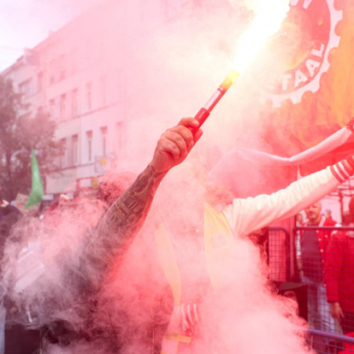 Zeci de mii de belgieni protestează în capitală împotriva reformelor guvernamentale