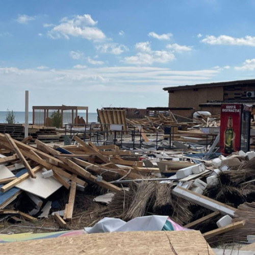 Operatorii de plajă au demolat construcțiile după expirarea contractelor pe litoral