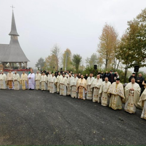 Preasfințitul Iustin a târnosit Schitul „Cuvioasa Parascheva de la Iași” din Maramureș