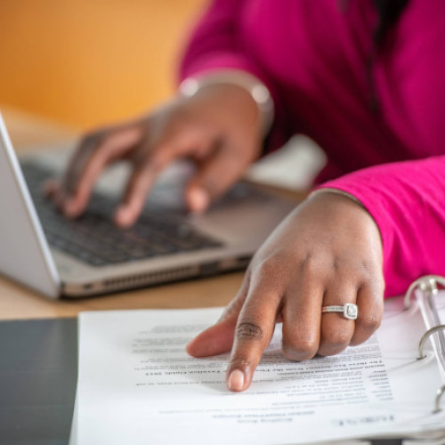 Grecia ar putea introduce ziua de lucru de 13 ore pentru angajații din sectorul privat