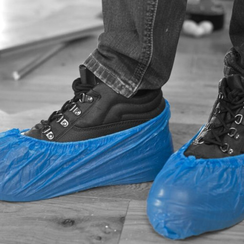 Purtarea botoșeilor obligatorie pentru toți la Spitalul Sf. Maria din Iași