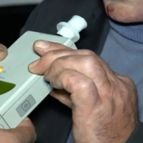 Șofer din Dej prins conducând băut și depășind neregulamentar pe trecerea de pietoni