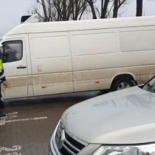 Nemulțumiri în zona Unicarm din Cluj-Napoca din cauza microbuzelor parcate haotic