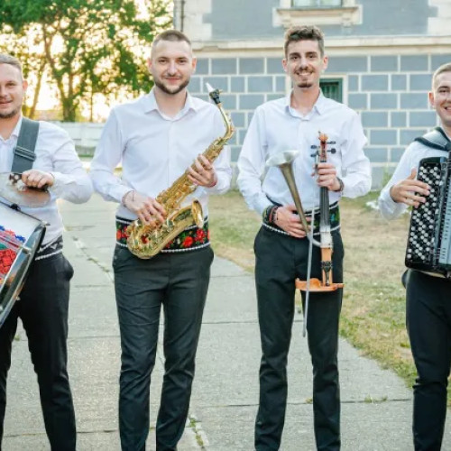 Concert folcloric „Dor de cântec românesc” la Școala Populară de Arte Tudor Jarda din Cluj