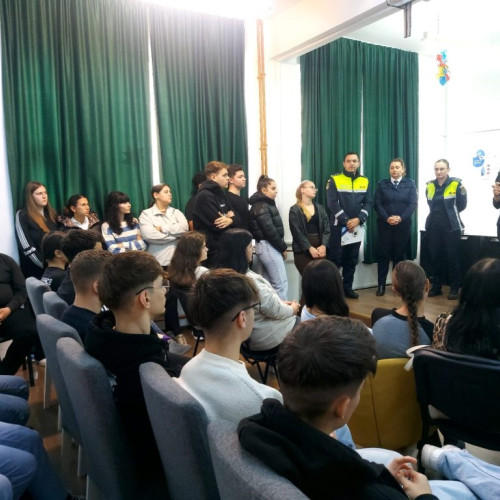 Acţiuni preventive la Liceul Teologic Târgu Jiu privind traficul de droguri