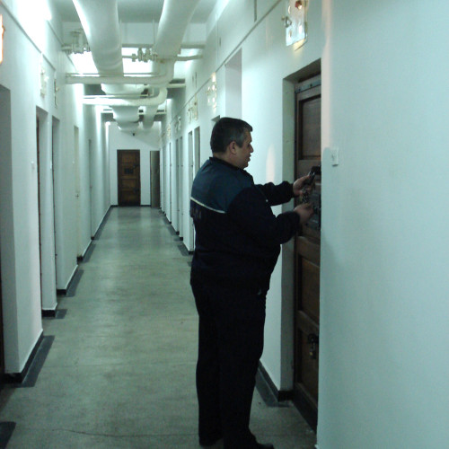 Tânăr de 20 de ani din Ion Creangă reținut după ce a încălcat arestul la domiciliu